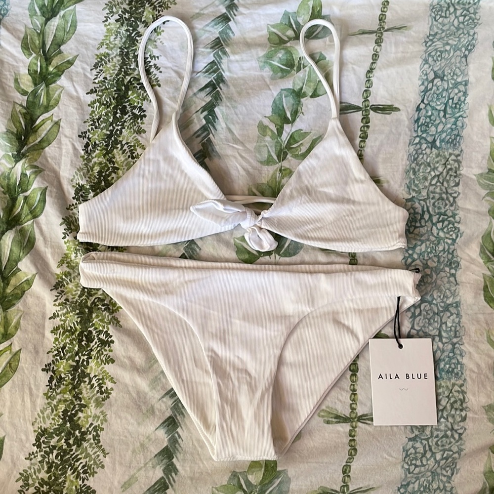 AILA BLUE- NWT BIKINI SET